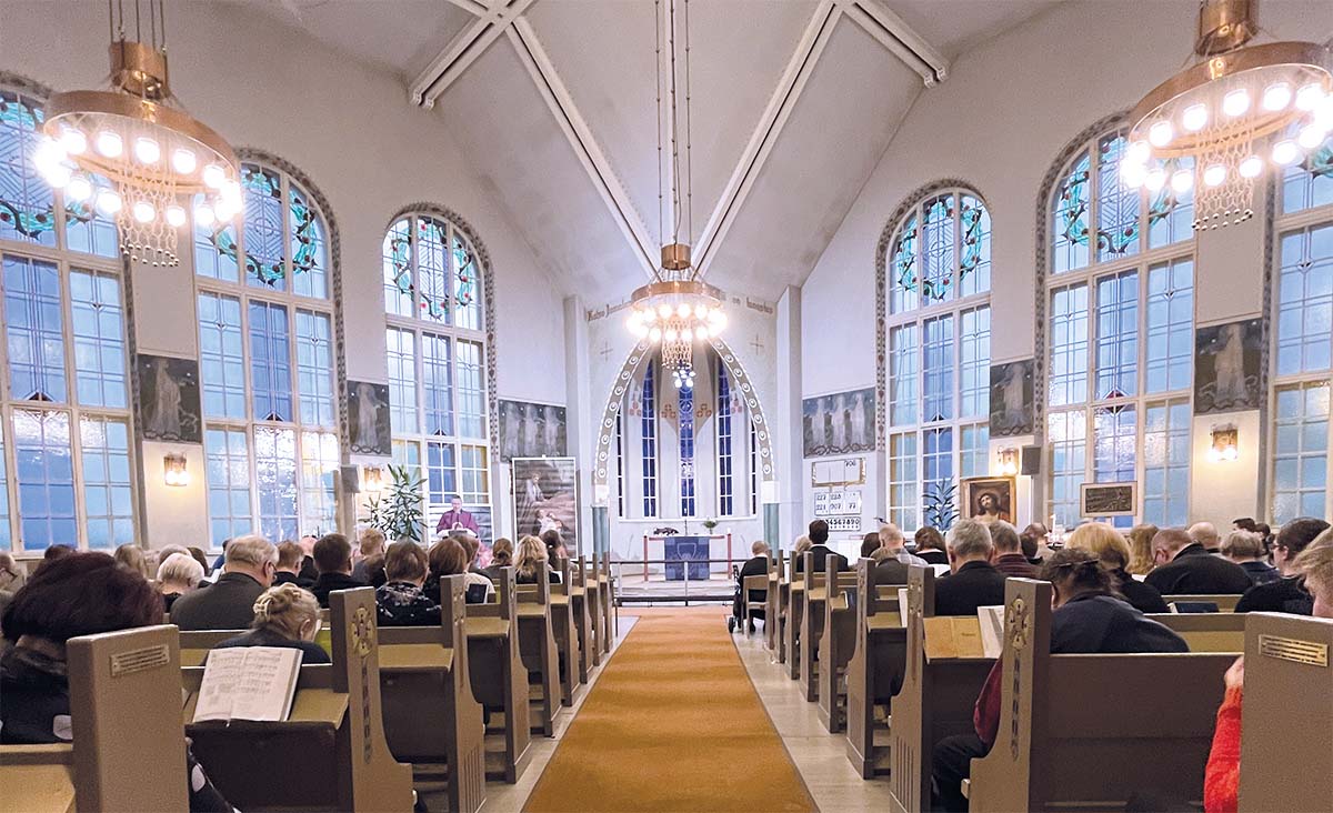 Featured image for “🔒 Sleyn messuyhteisökysely: Paikallisseurakunta on messuyhteisökävijöille entistä etäisempi”