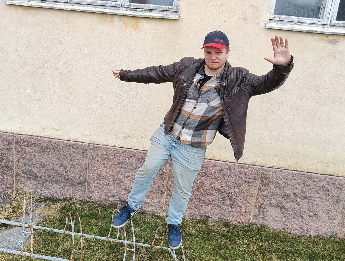 Featured image for “🔒 Esikoinen ja esikoiskirja syntyivät samaan aikaan”